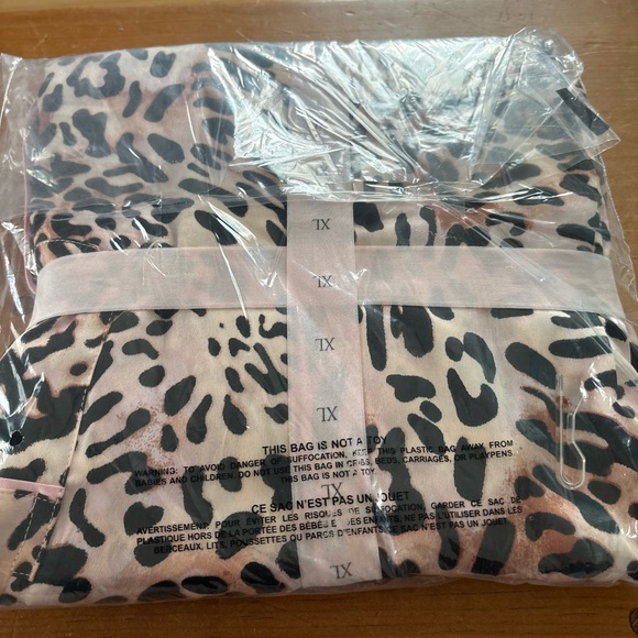 Victoria's Secret Pink and Black Animal Print satin PJ set. NWT - Picture 3 of 3